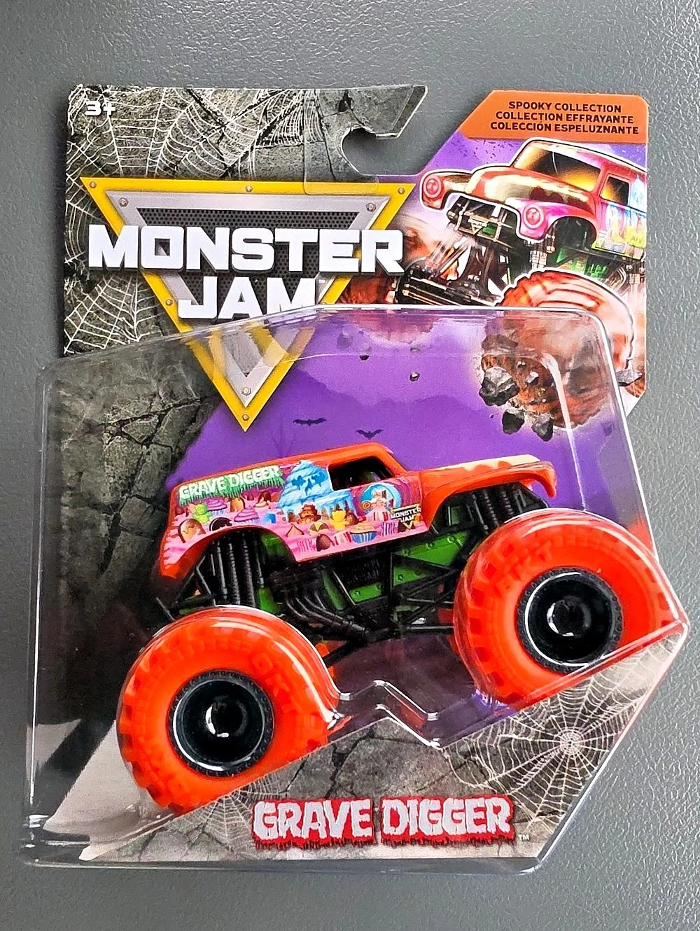Monster Jam Grave Digger Spooky Collection Monster Truck NWT